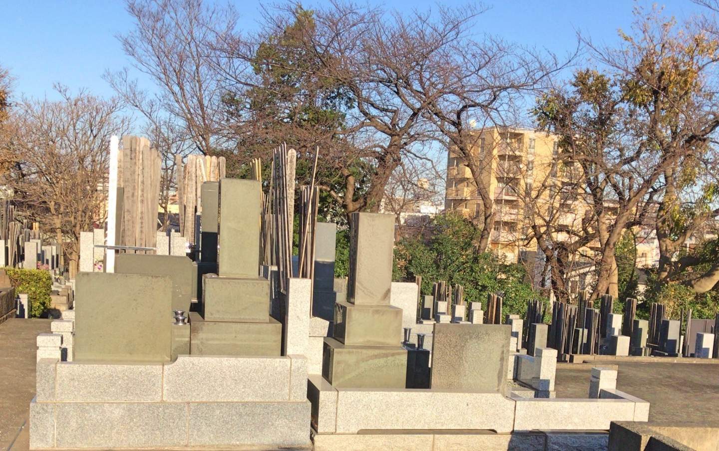 東京の歴史的お墓を訪ねる旅：知られざる観光スポットを探索